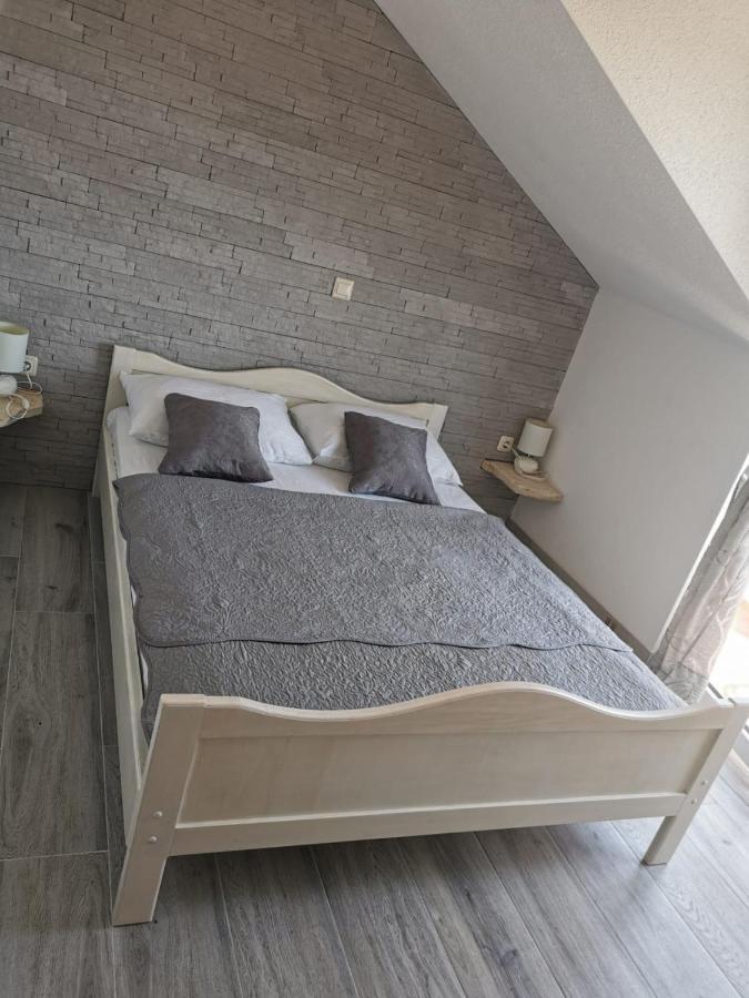 טרוגיר Apartments Marina מראה חיצוני תמונה
