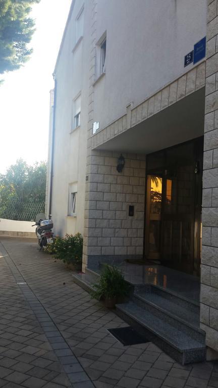 טרוגיר Apartments Marina מראה חיצוני תמונה