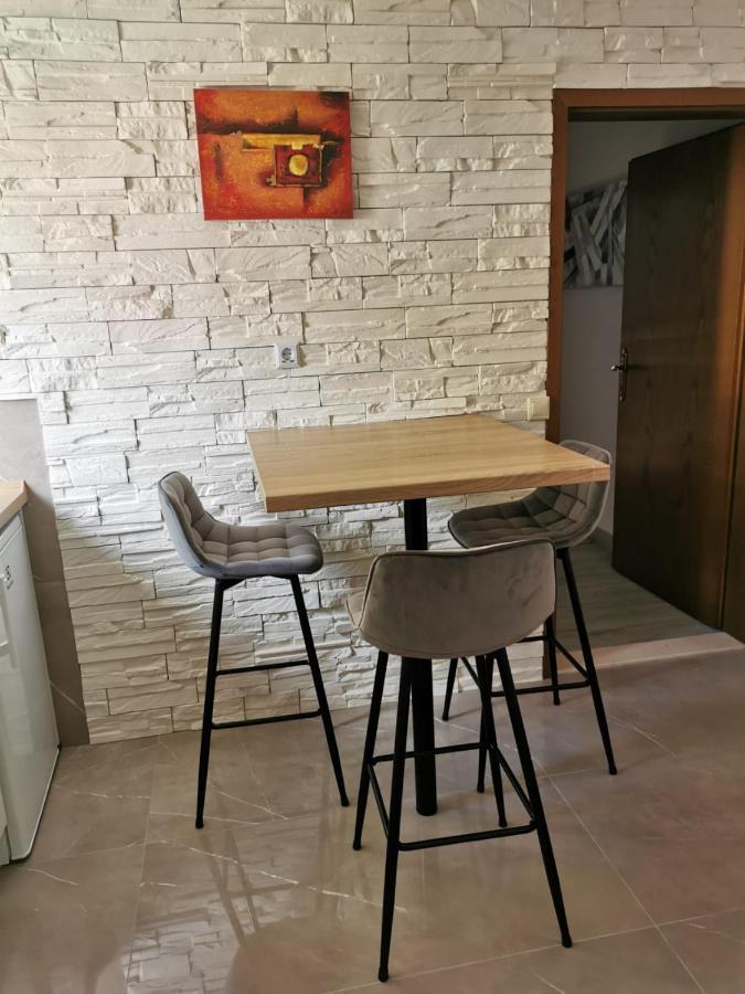 טרוגיר Apartments Marina מראה חיצוני תמונה